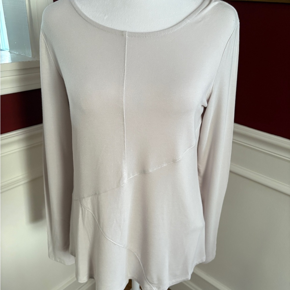 Tahari Soft Cream Long Sleeve Women's Top